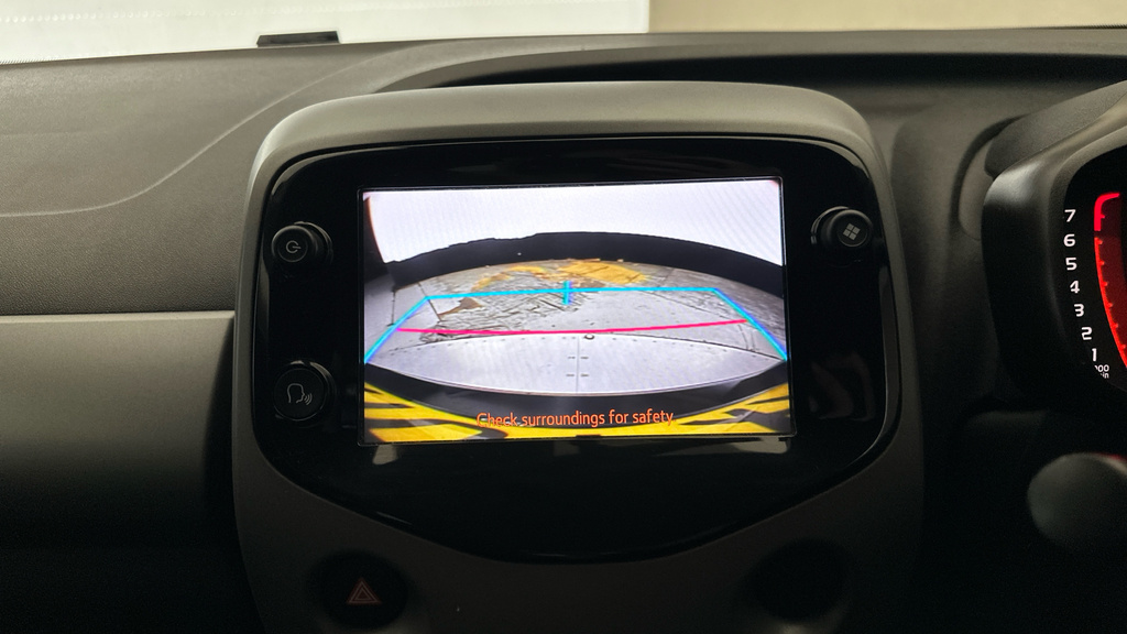 Toyota Aygo X X-play Silver #11