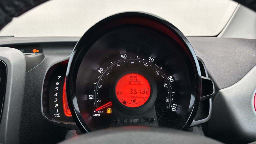 Toyota Aygo X X-play Silver #17