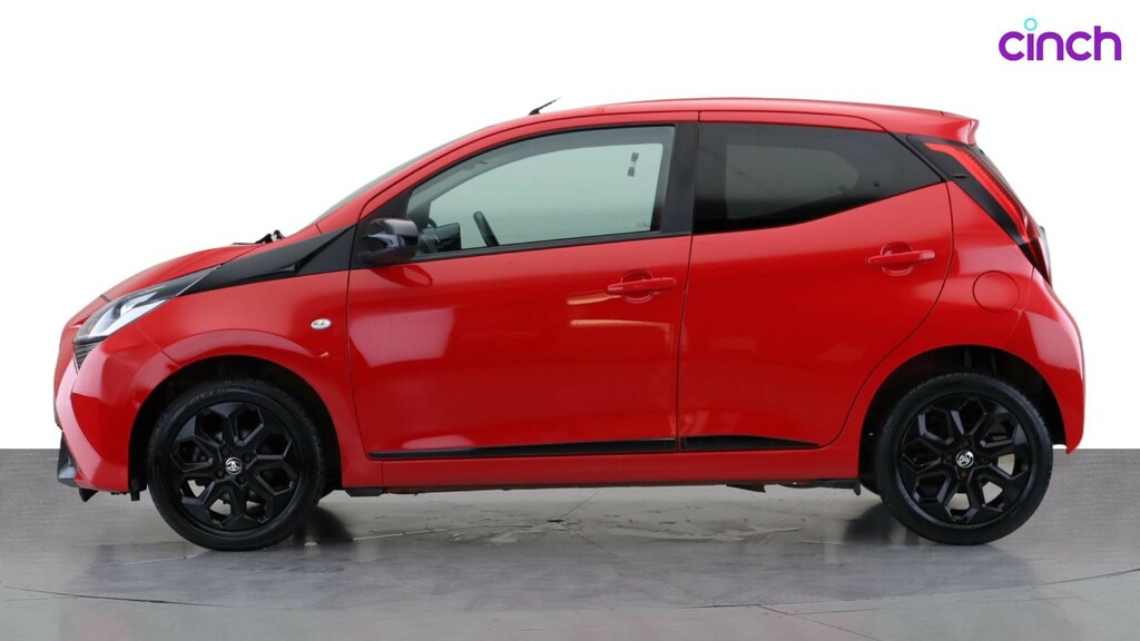 Toyota Aygo X X-play Silver #6