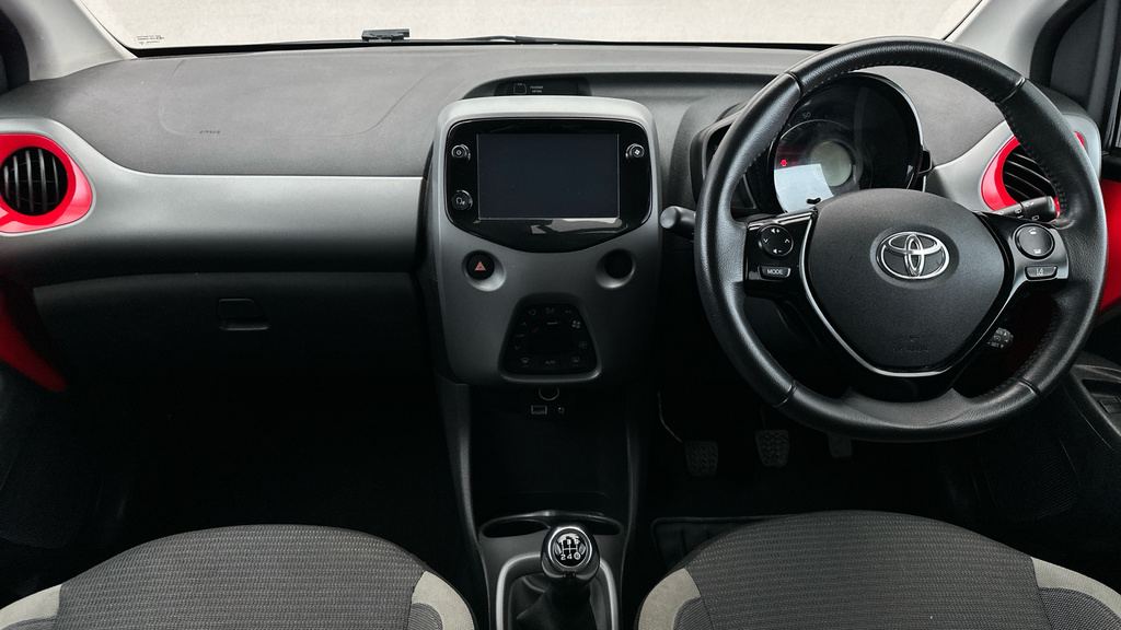 Toyota Aygo X X-play Silver #12