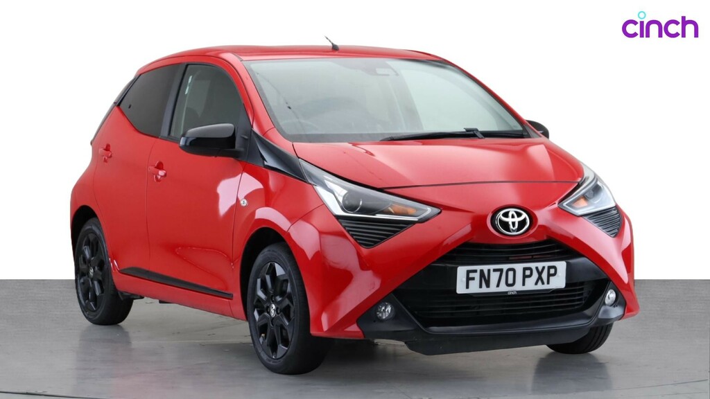 Toyota Aygo X X-play Silver #1