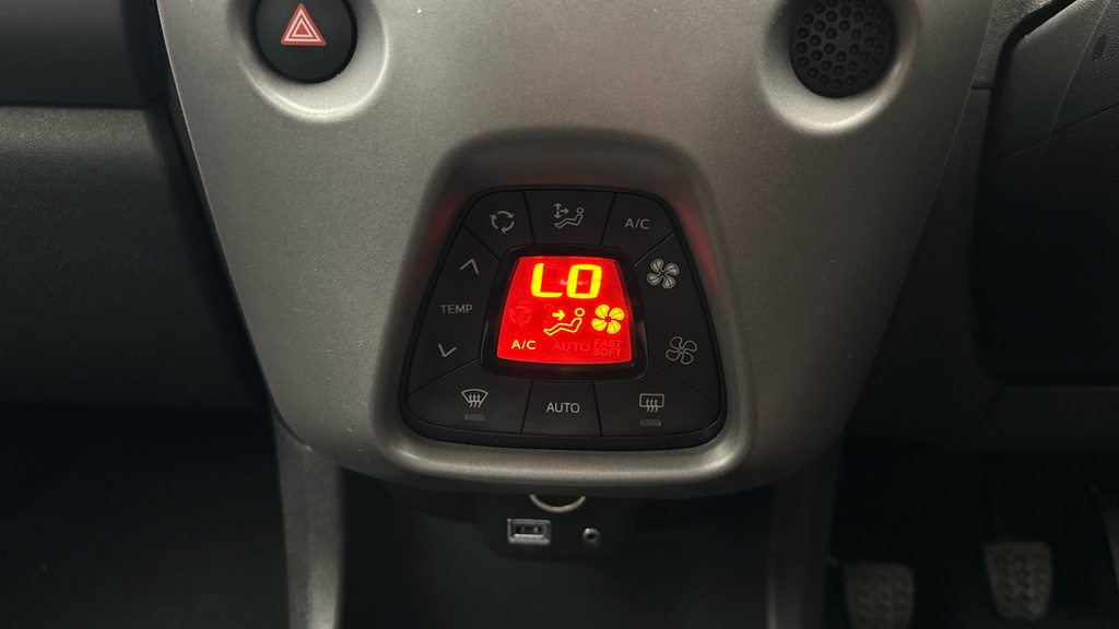 Toyota Aygo X X-play Silver #15