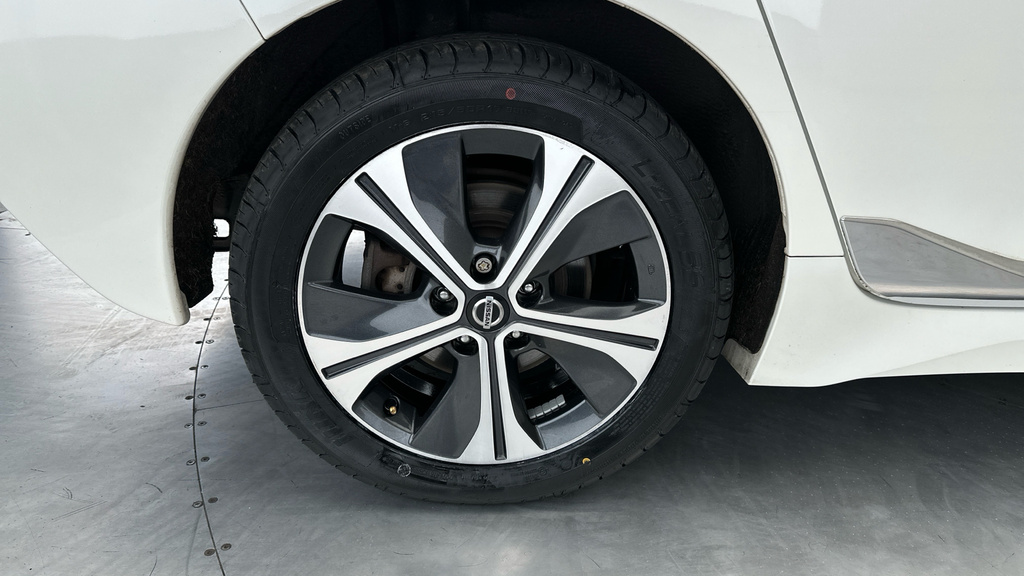 Nissan Leaf E Tekna Black #27