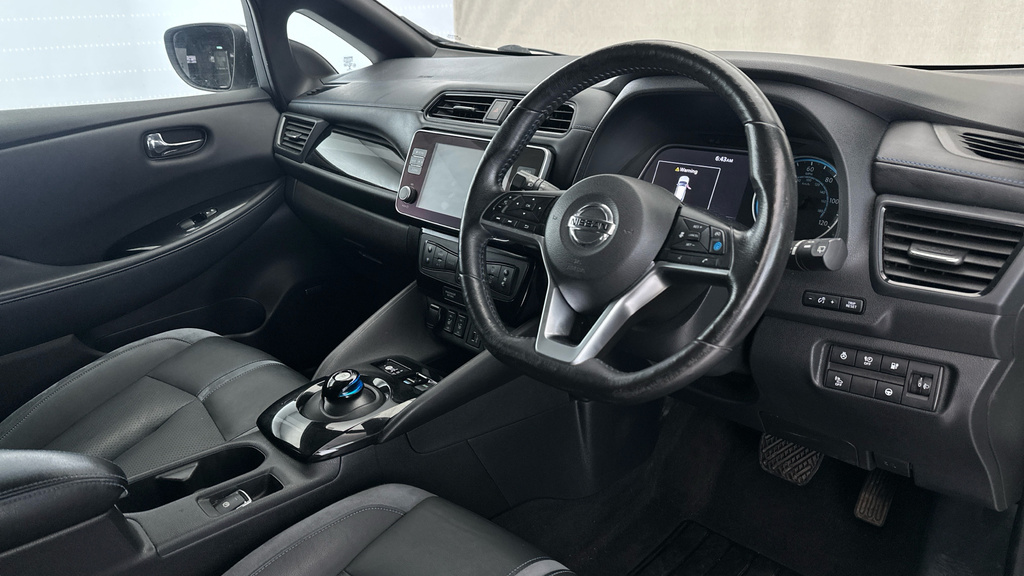 Nissan Leaf E Tekna Black #10