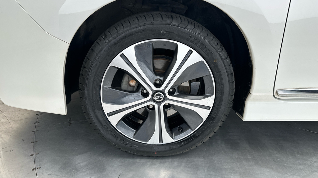 Nissan Leaf E Tekna Black #25