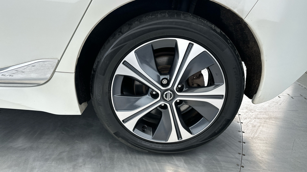 Nissan Leaf E Tekna Black #26