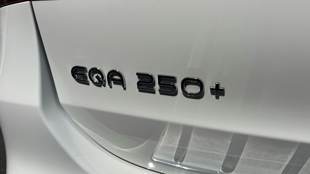 Mercedes-Benz EQA Mercedes-benz Eqa Amg Line Silver #33