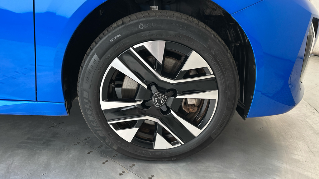 Peugeot e-208 Allure Grey #25