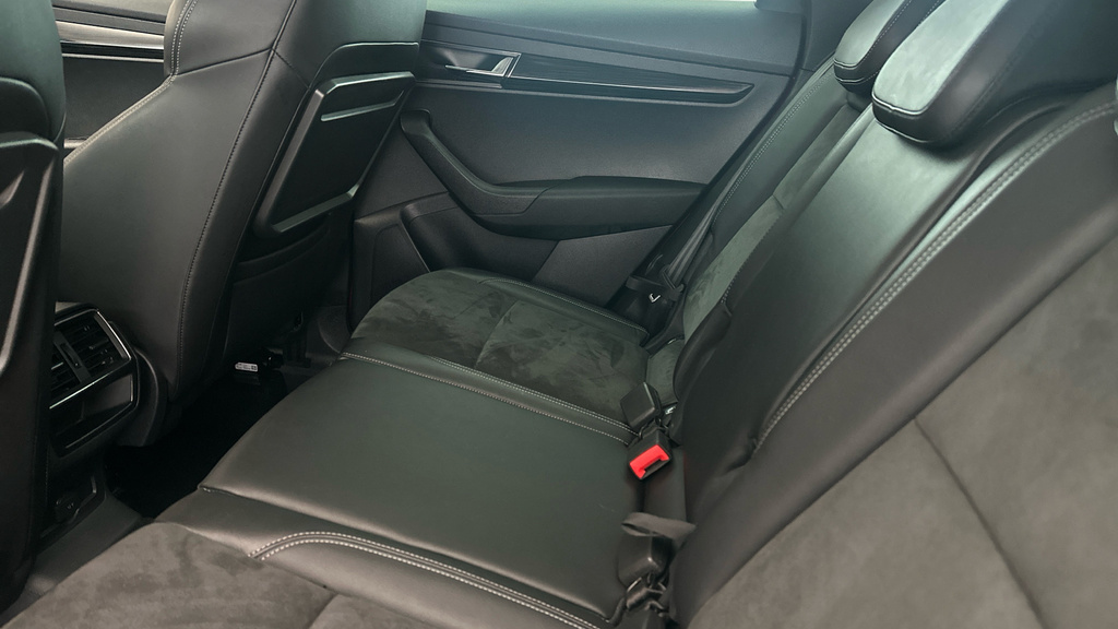 Skoda Karoq Edition Grey #21