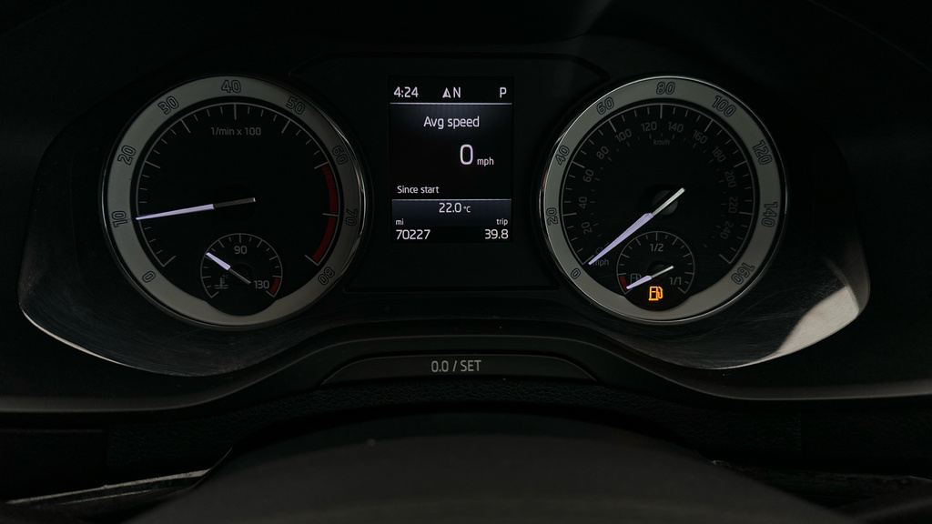 Skoda Karoq Edition Grey #20