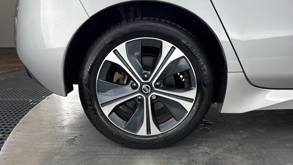 Nissan Leaf 40Kwh Tekna Hatchback Black #17