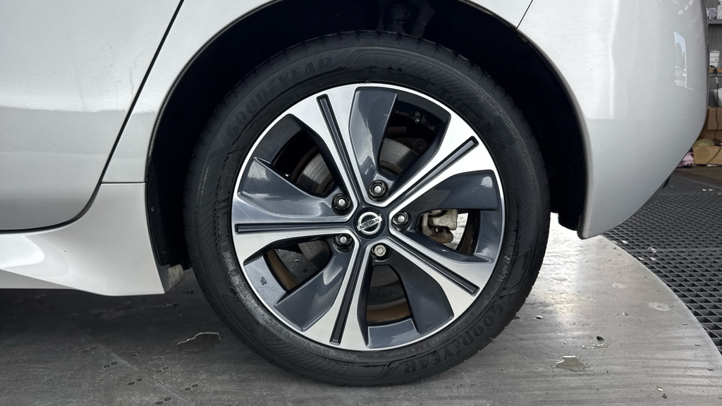 Nissan Leaf 40Kwh Tekna Hatchback Black #20