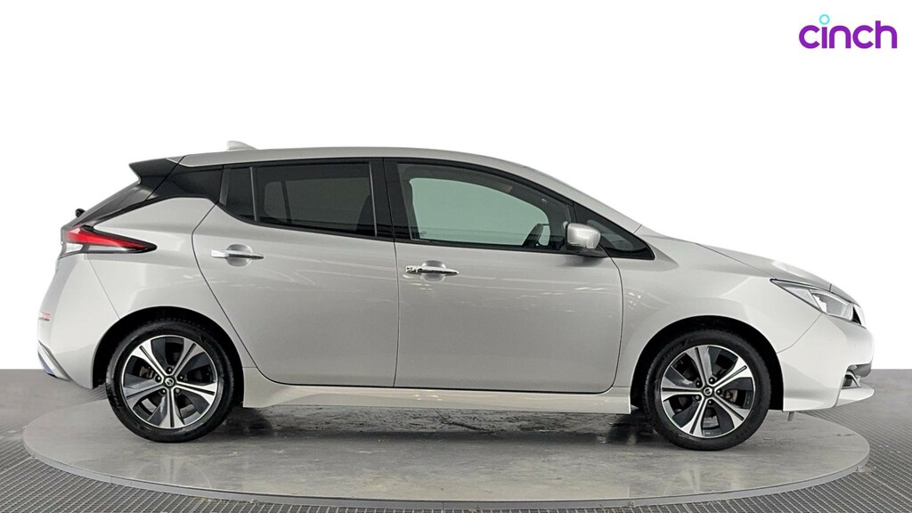 Nissan Leaf 40Kwh Tekna Hatchback Black #2