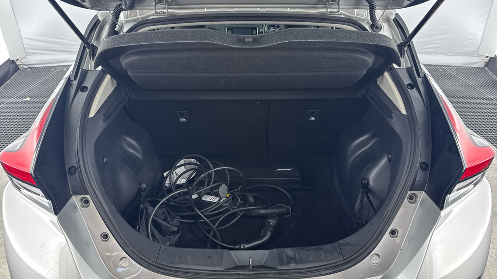 Nissan Leaf 40Kwh Tekna Hatchback Black #15
