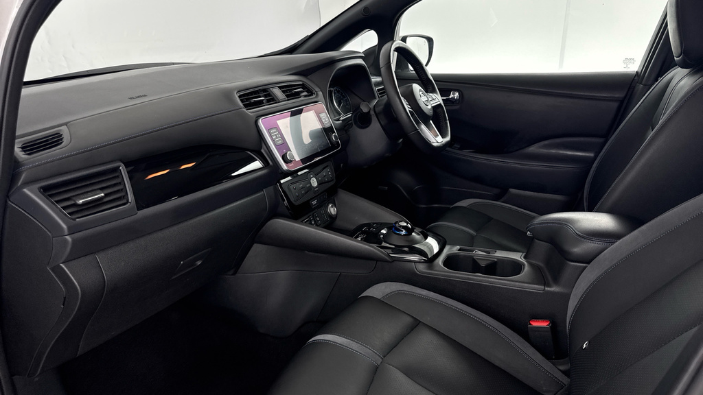 Nissan Leaf 40Kwh Tekna Hatchback Black #10