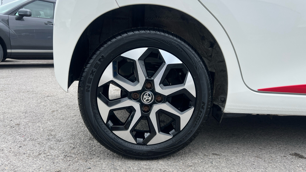 Toyota Aygo X X-trend White #30
