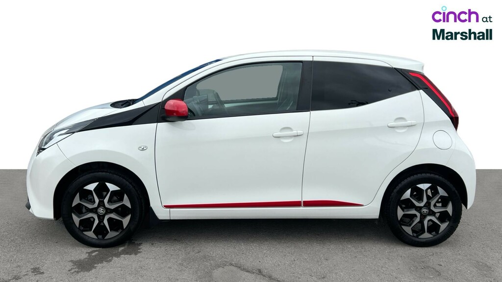 Toyota Aygo X X-trend White #8