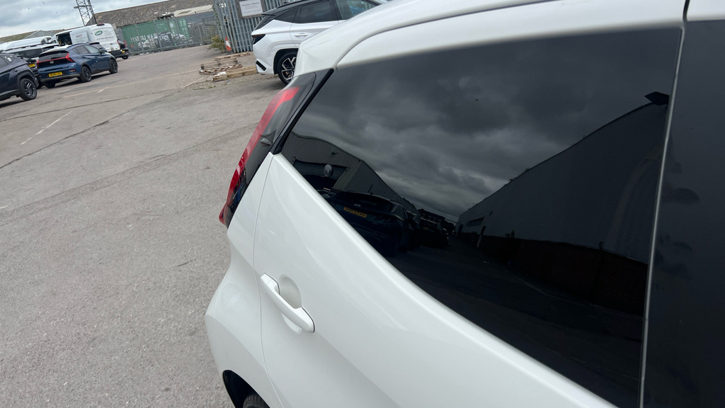 Toyota Aygo X X-trend White #10