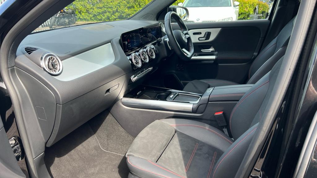 Mercedes-Benz GLA Class Gla 200 Amg Line Executive Black #12