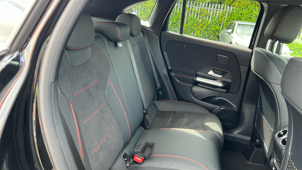 Mercedes-Benz GLA Class Gla 200 Amg Line Executive Black #29