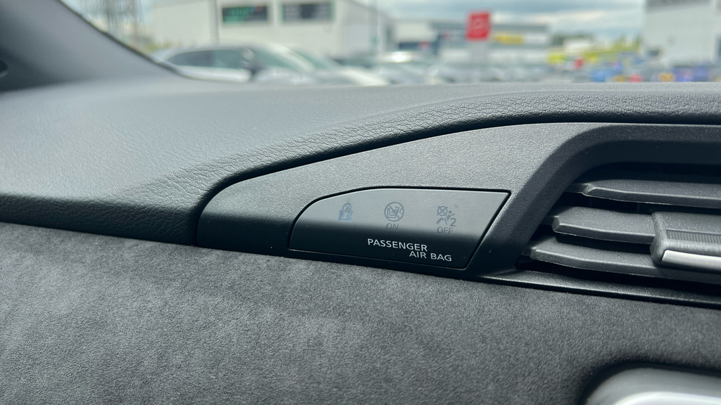 Nissan Micra Tekna Ig-t Silver #52