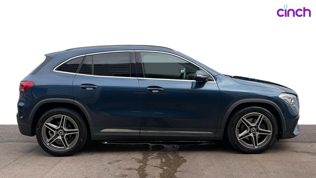 Mercedes-Benz GLA Class Gla 180 Amg Line Premium Black #2