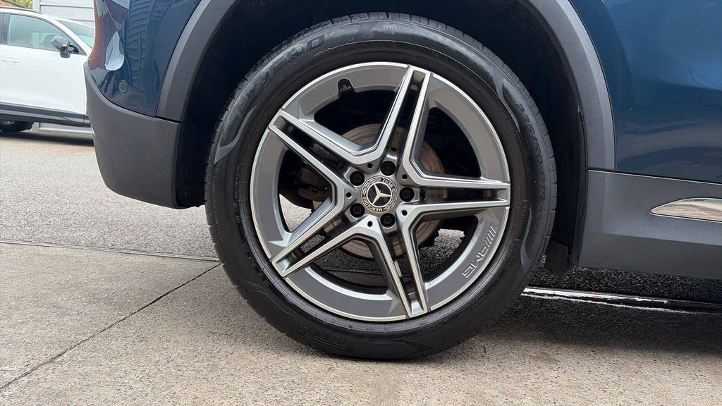 Mercedes-Benz GLA Class Gla 180 Amg Line Premium Black #23