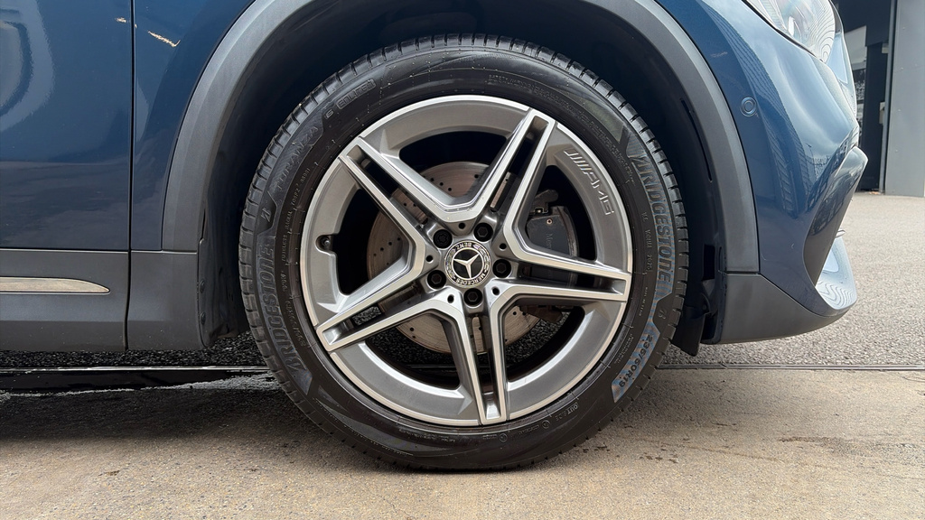Mercedes-Benz GLA Class Gla 180 Amg Line Premium Black #24