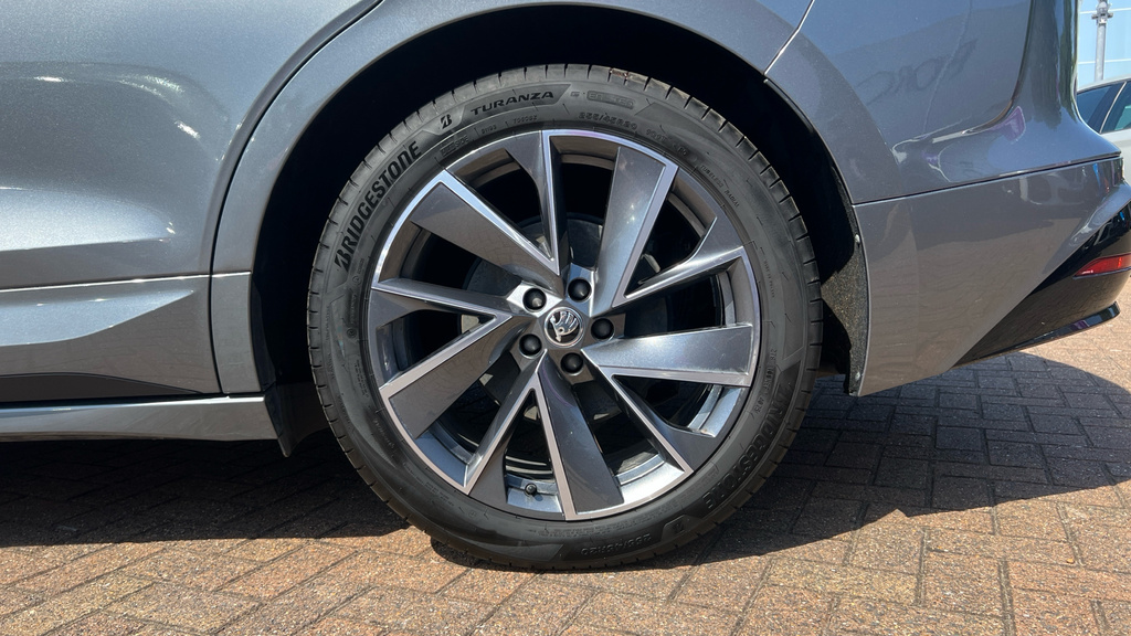 Skoda ENYAQ Edition Silver #18