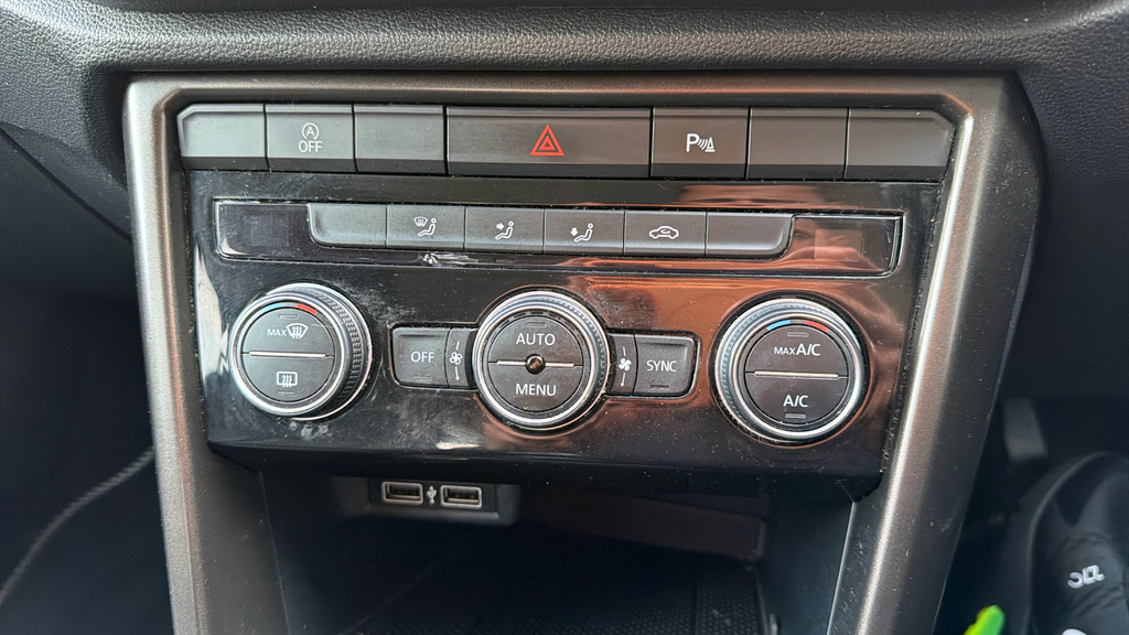 Volkswagen T-Roc 1.5 Tsi Evo Sel White #13
