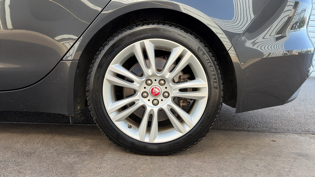 Jaguar XE 2.0 R-sport 198 Bhp Red #24
