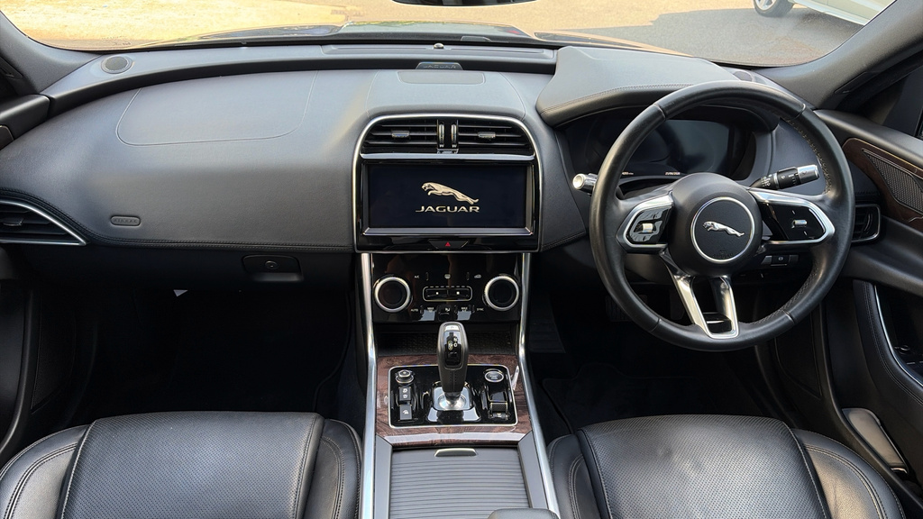 Jaguar XE 2.0 R-sport 198 Bhp Red #12