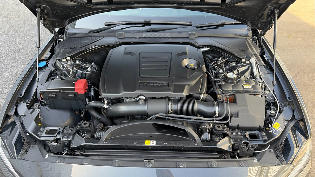 Jaguar XE 2.0 R-sport 198 Bhp Red #22