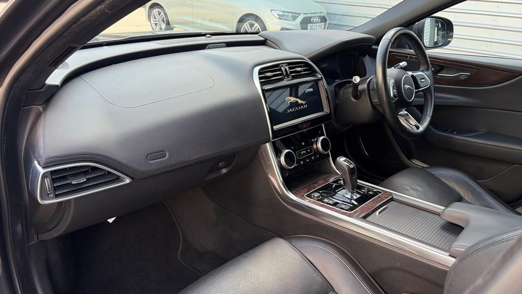 Jaguar XE 2.0 R-sport 198 Bhp Red #11