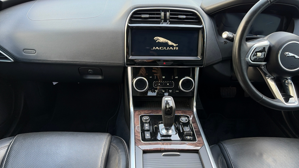 Jaguar XE 2.0 R-sport 198 Bhp Red #18