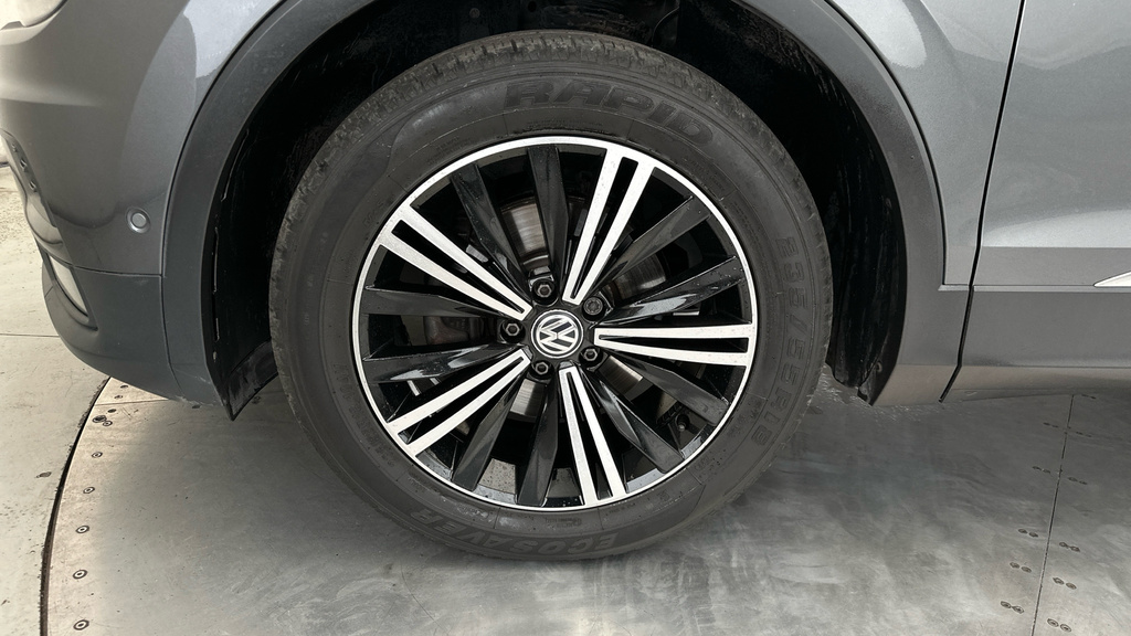 Volkswagen Tiguan Se  #25