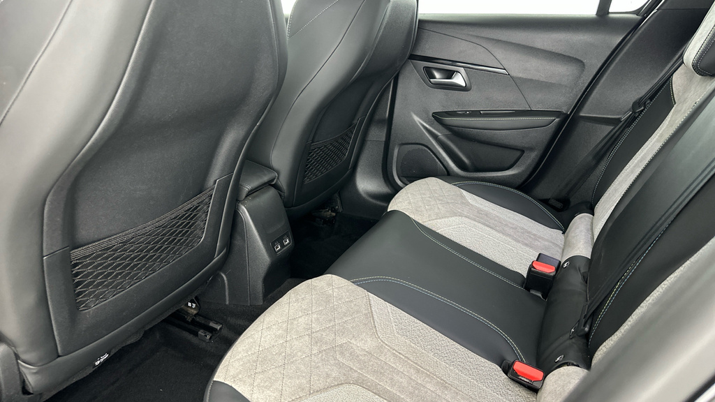 Peugeot e-208 50Kwh Allure Premium  #23