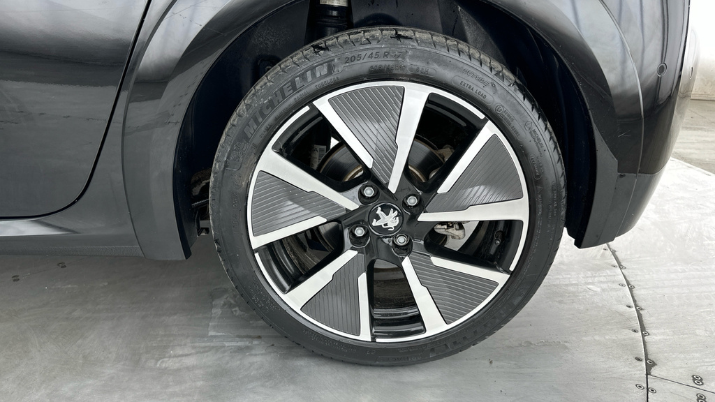 Peugeot e-208 50Kwh Allure Premium  #25