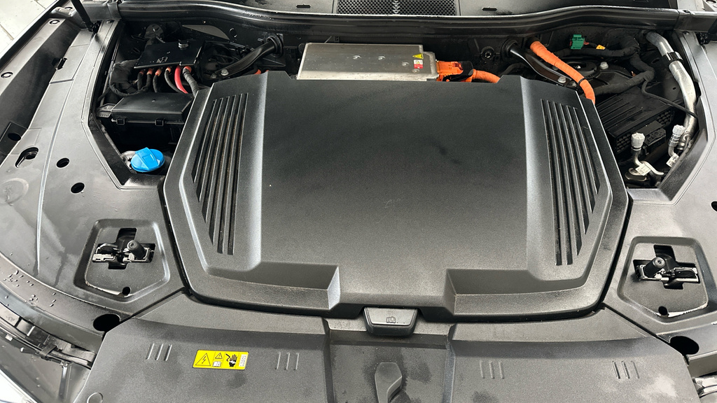 Audi Q8 e tron 250Kw 50 Quattro 95Kwh Black Edition Black #25