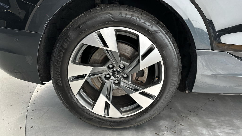 Audi Q8 e tron 250Kw 50 Quattro 95Kwh Black Edition Black #28