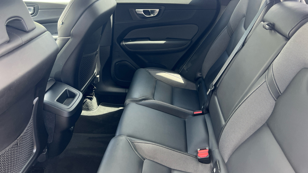 Volvo XC60 Xc60 Momentum B5 Mhev Black #18