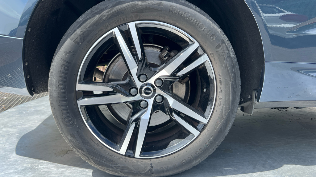 Volvo XC60 Xc60 Momentum B5 Mhev Black #22