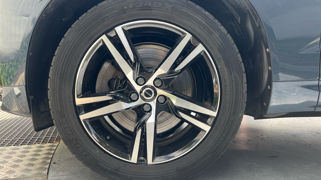 Volvo XC60 Xc60 Momentum B5 Mhev Black #24