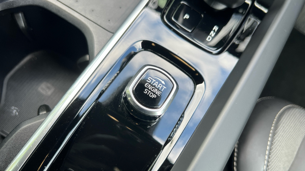 Volvo XC60 Xc60 Momentum B5 Mhev Black #33