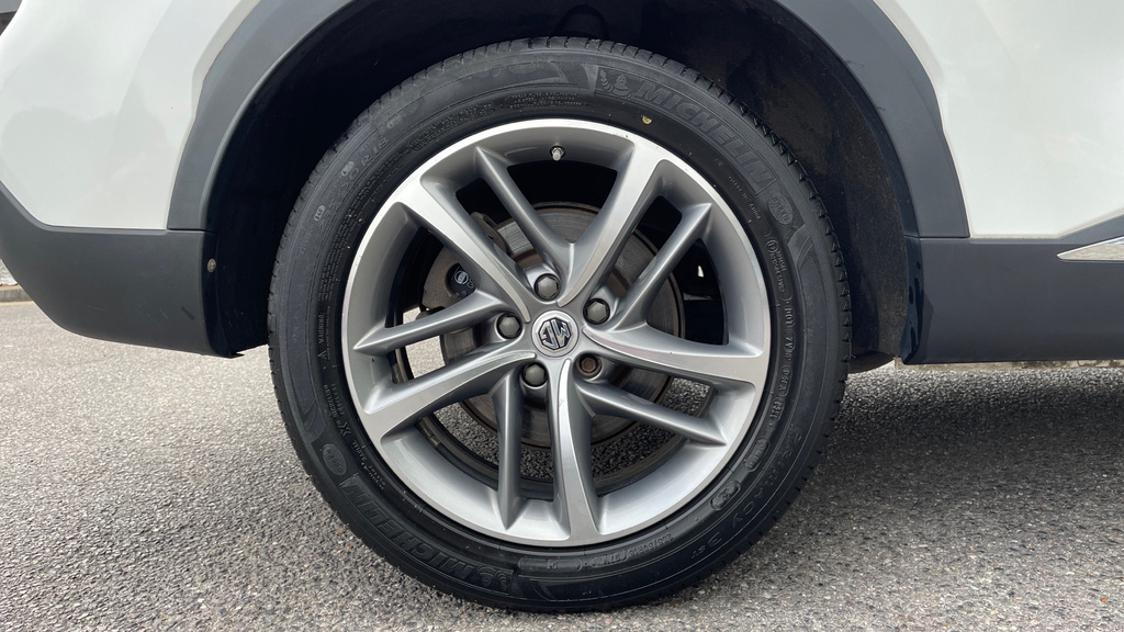 MG HS 1.5 T-gdi Excite Suv Dct Euro Black #33