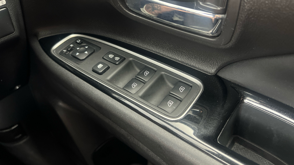 Mitsubishi Outlander 2.0 Design Cvt White #18