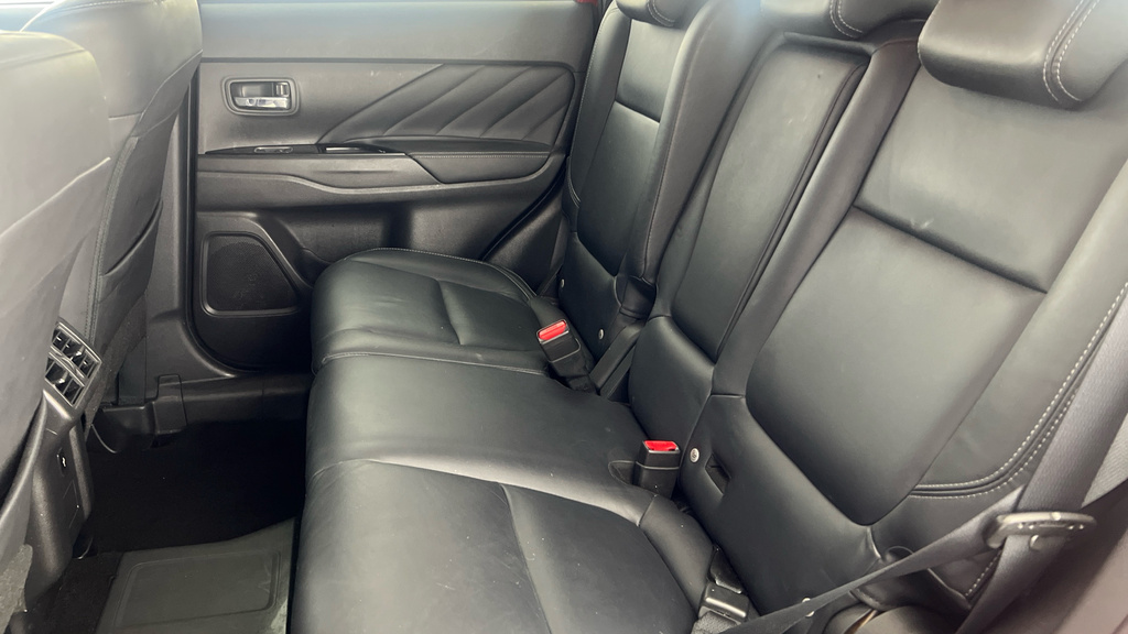 Mitsubishi Outlander 2.0 Design Cvt White #25