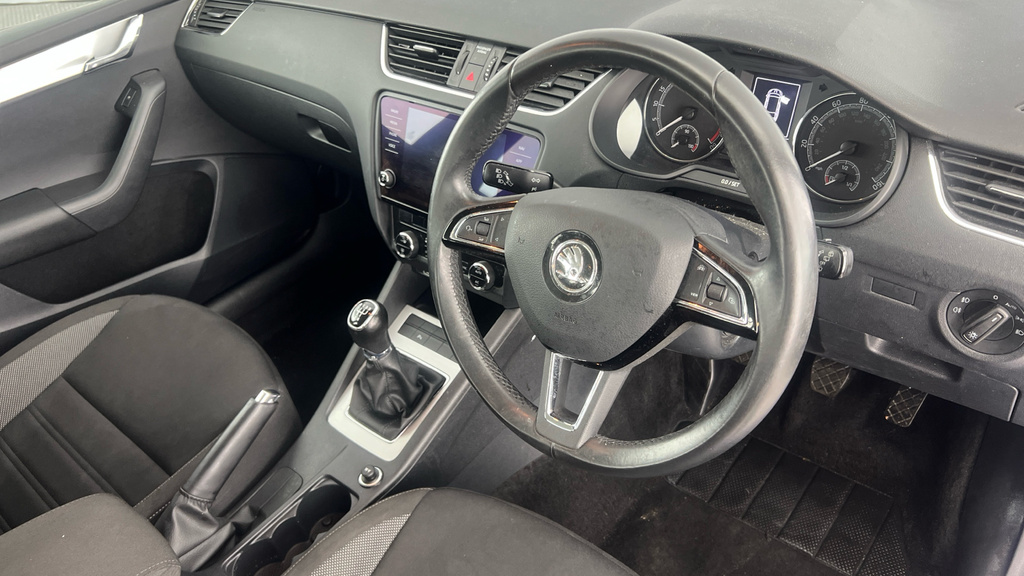 Skoda Octavia 1.5 Tsi Act Se Drive Dsg Black #9