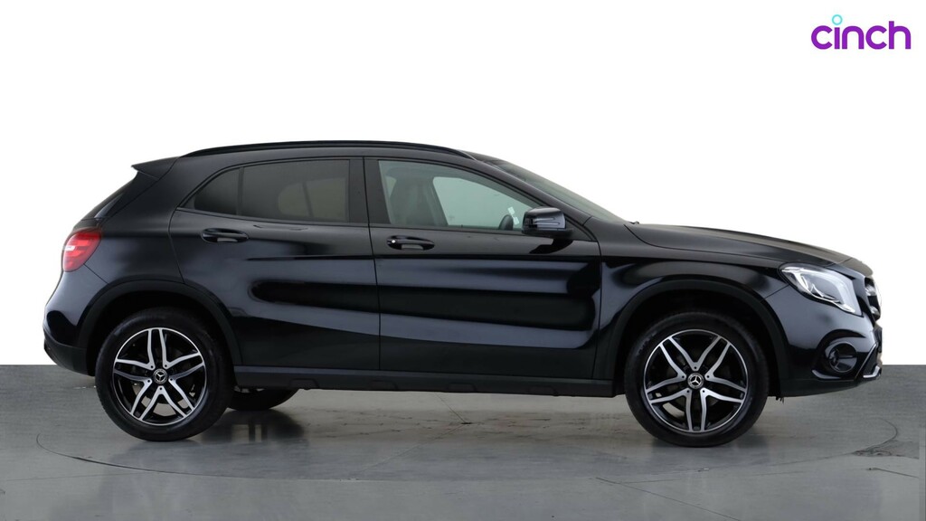 Mercedes-Benz GLA Class Gla 200 Amg Line Edition Plus  #2