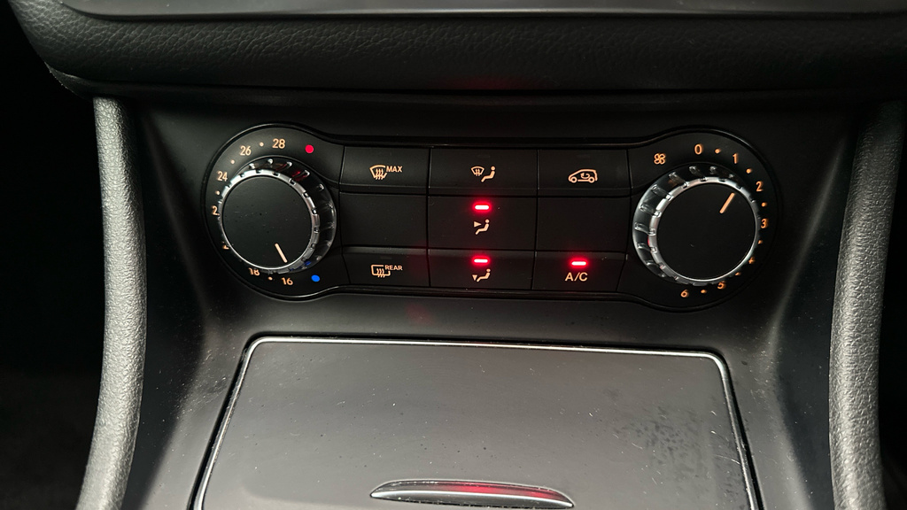 Mercedes-Benz GLA Class Gla 200 Amg Line Edition Plus  #13